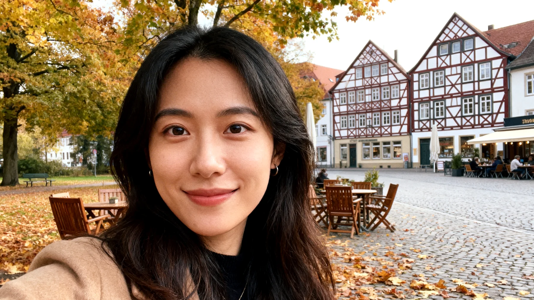 Die Großmutter bemerkt, dass ihr Enkelkind (Kind) soziale Medien auf riskante oder unangemessene Weise nutzt – etwa durch den Kontakt mit Fremden, das Teilen persönlicher Informationen oder das Konsumieren nicht altersgerechter Inhalte. Sie fühlt sich überfordert mit der digitalen Welt und weiß nicht, wie sie das Thema ansprechen soll, ohne das Vertrauen des Kindes zu verlieren oder als altmodisch abgestempelt zu werden."